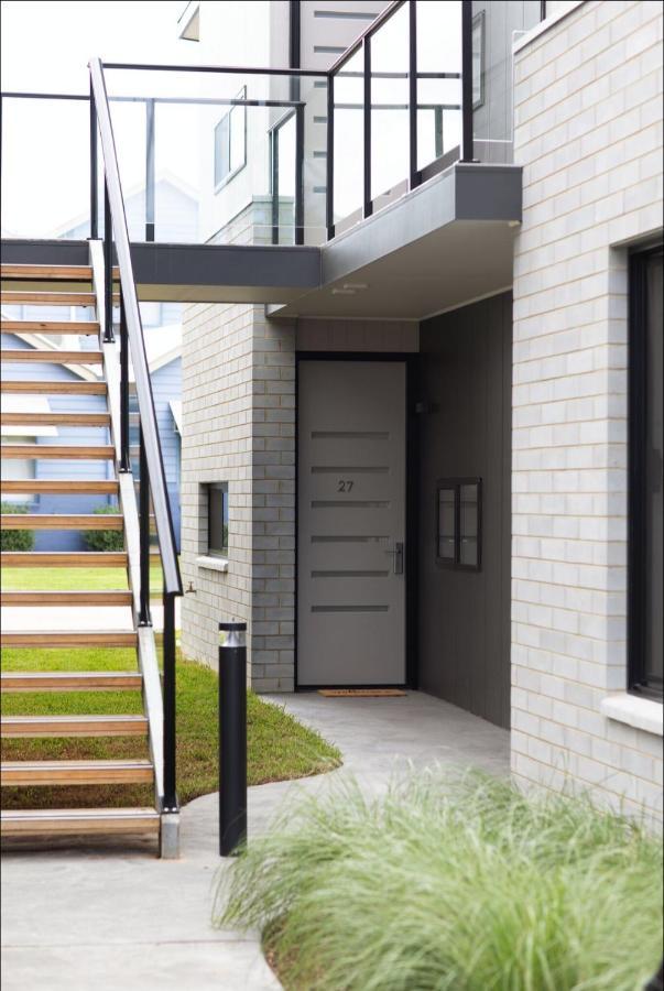 Captains Cove Ground Floor Luxury Apartments 페인스빌 외부 사진