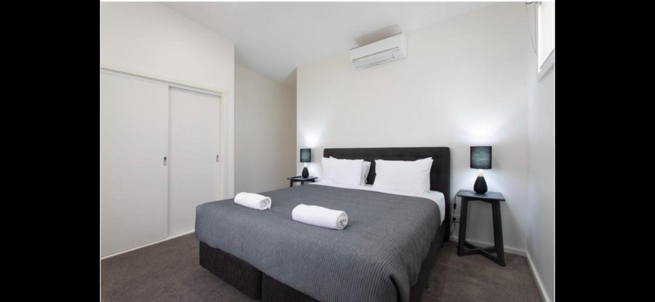 Captains Cove Ground Floor Luxury Apartments 페인스빌 외부 사진